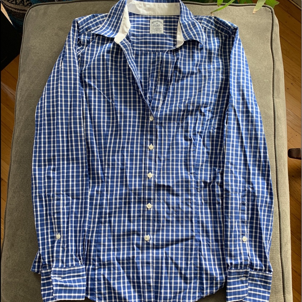 Brooks Brothers V-Neck Button-up